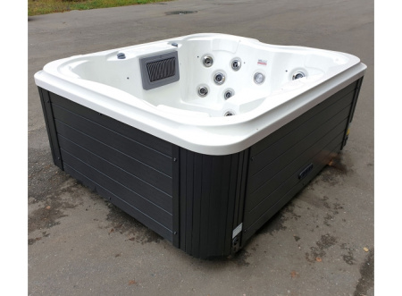 Гидромассажный мини спа-бассейн JNJ Spas Octave